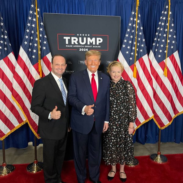 Alan-and-Jennifer-with-Trump